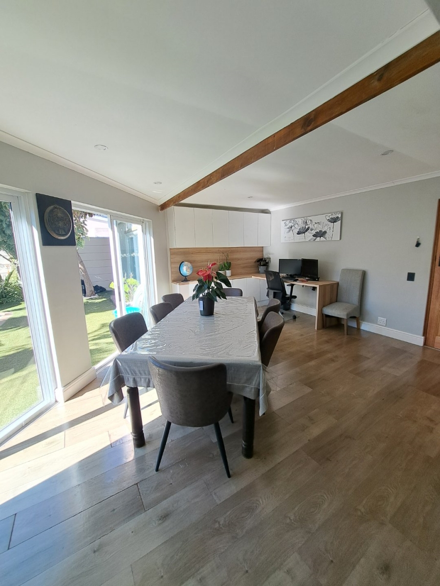 4 Bedroom Property for Sale in Rondebosch East Western Cape
